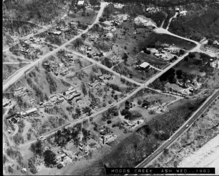 Moggs - Aerial shot - west of bridge after Ash Wednesday 1983